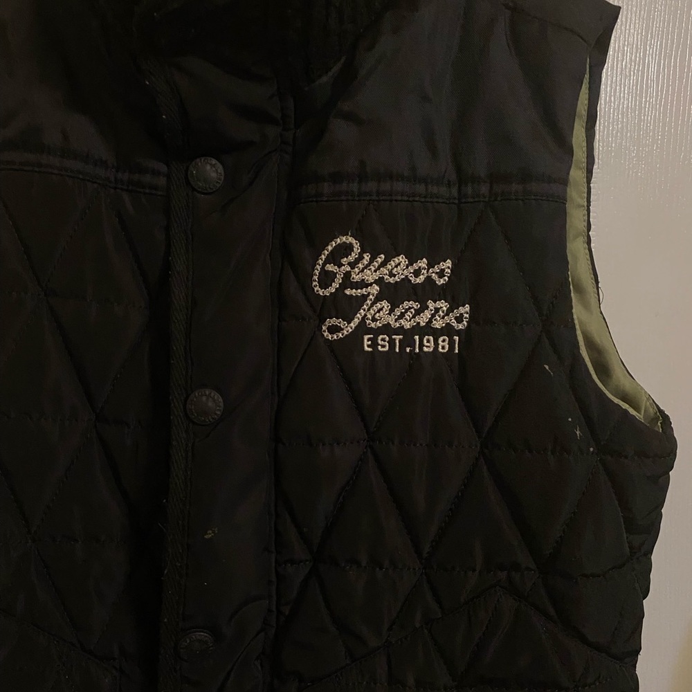 Guess Quilted Puffer Vest - Picture 4 of 7